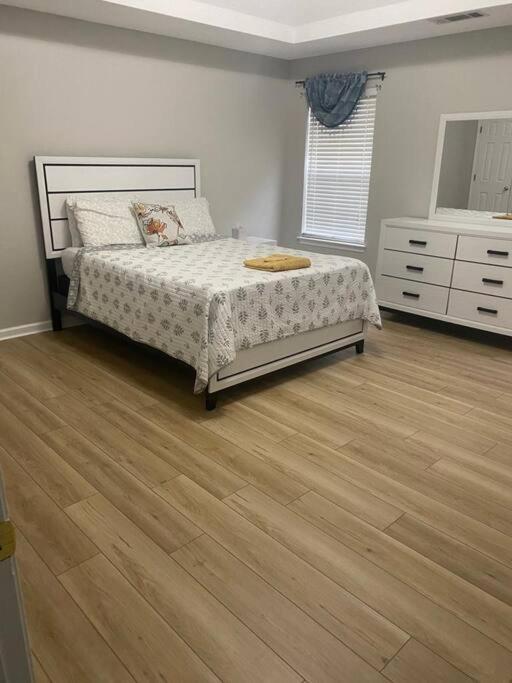 Castle Comfort Ellenwood ภายนอก รูปภาพ