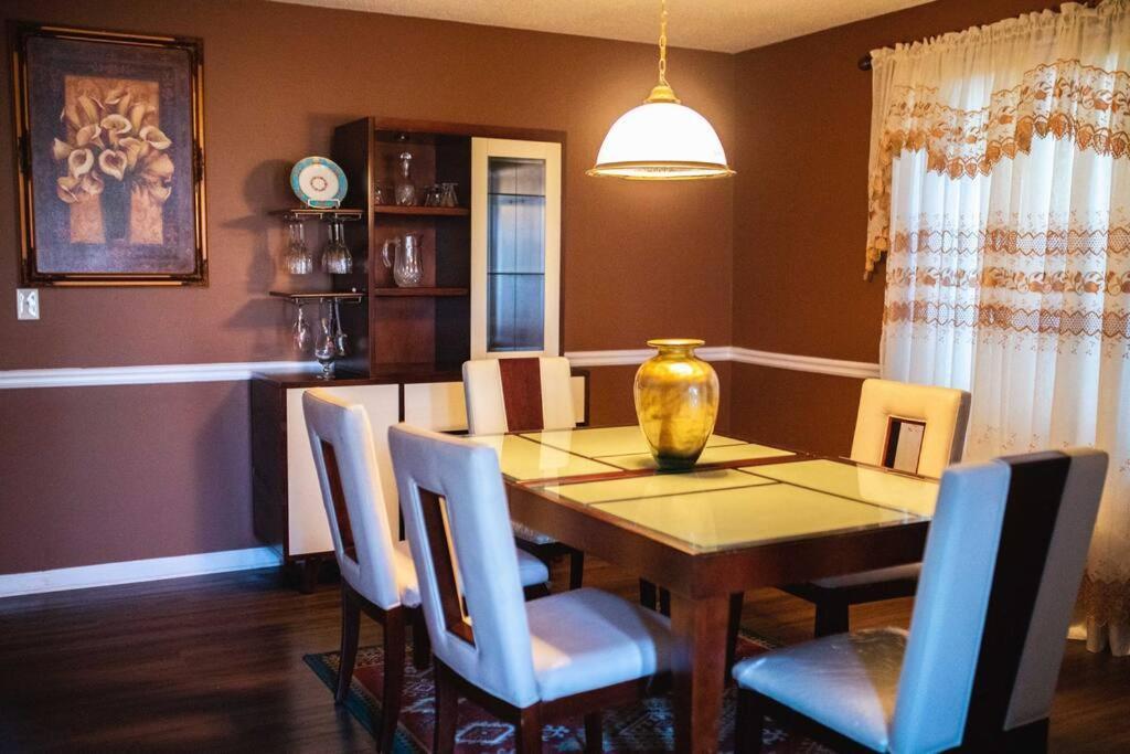 Castle Comfort Ellenwood ภายนอก รูปภาพ