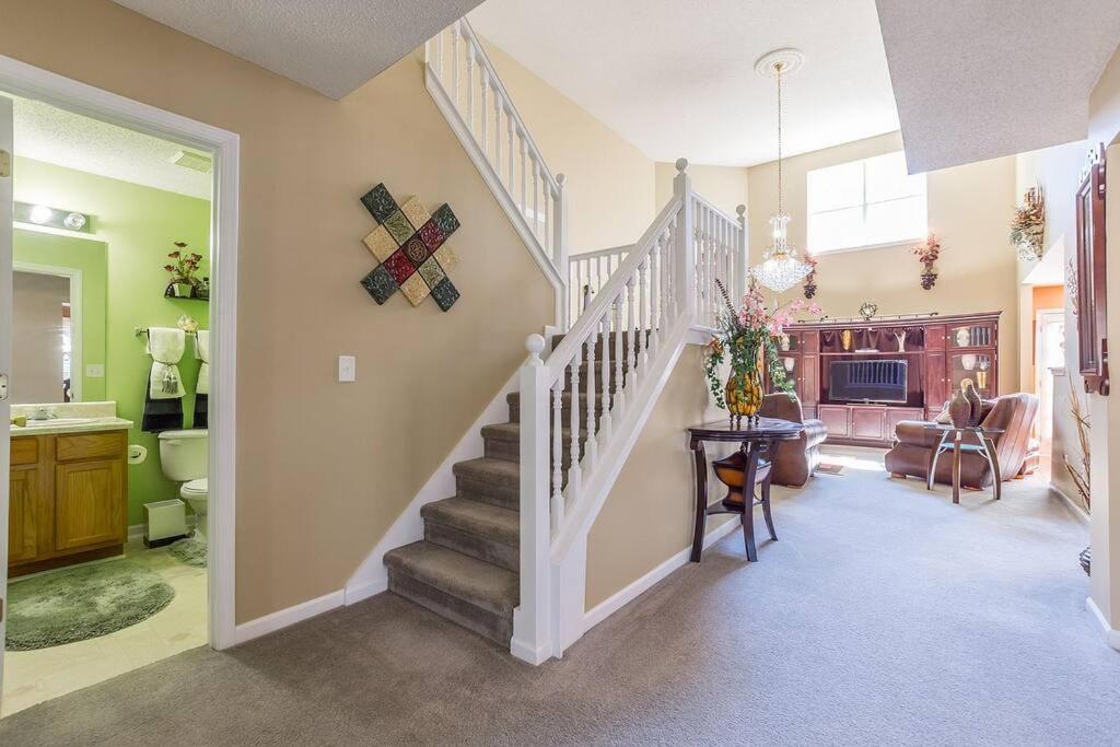 Castle Comfort Ellenwood ภายนอก รูปภาพ