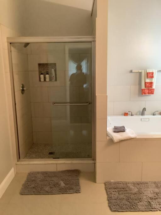 Castle Comfort Ellenwood ภายนอก รูปภาพ