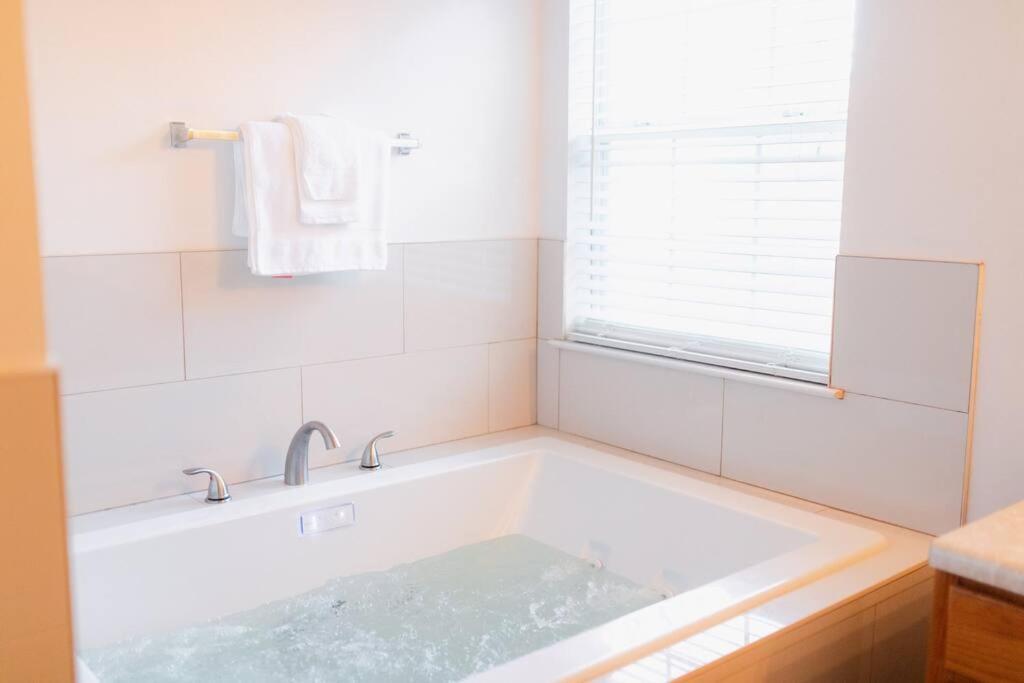 Castle Comfort Ellenwood ภายนอก รูปภาพ