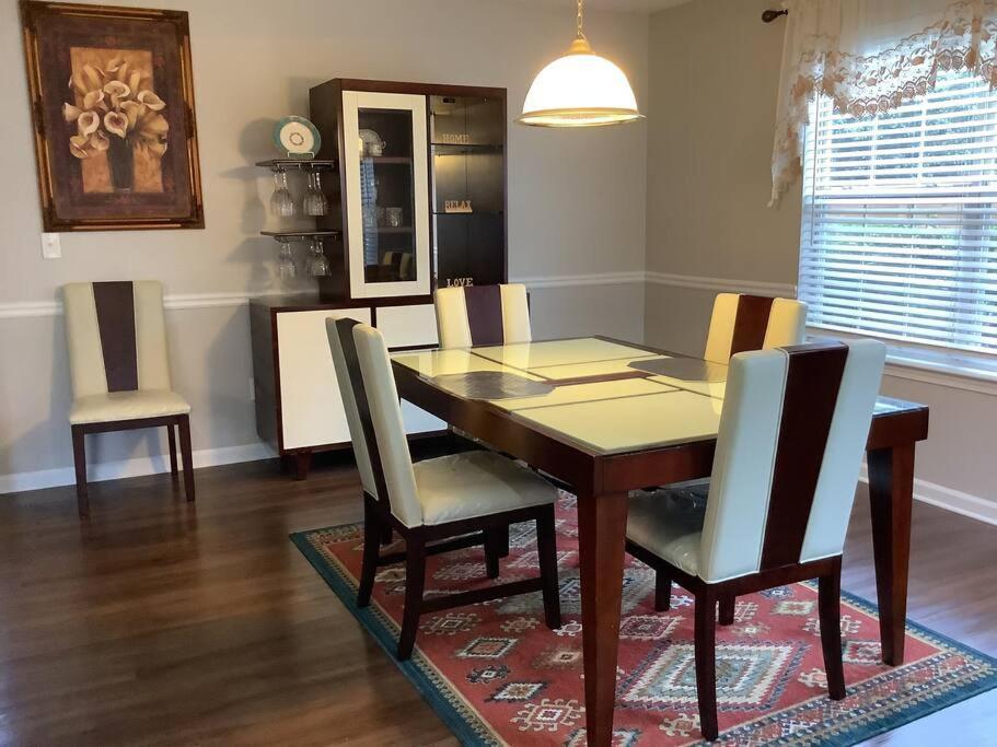 Castle Comfort Ellenwood ภายนอก รูปภาพ