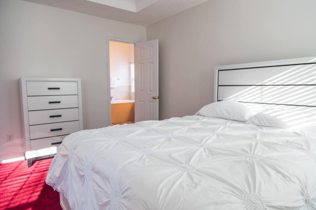 Castle Comfort Ellenwood ภายนอก รูปภาพ